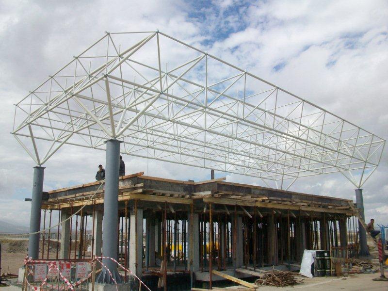 Çardak Havaalanı Apron Bariyer Binası Girişi Uzay Çatı İmalatı ve Montajı Yapılması